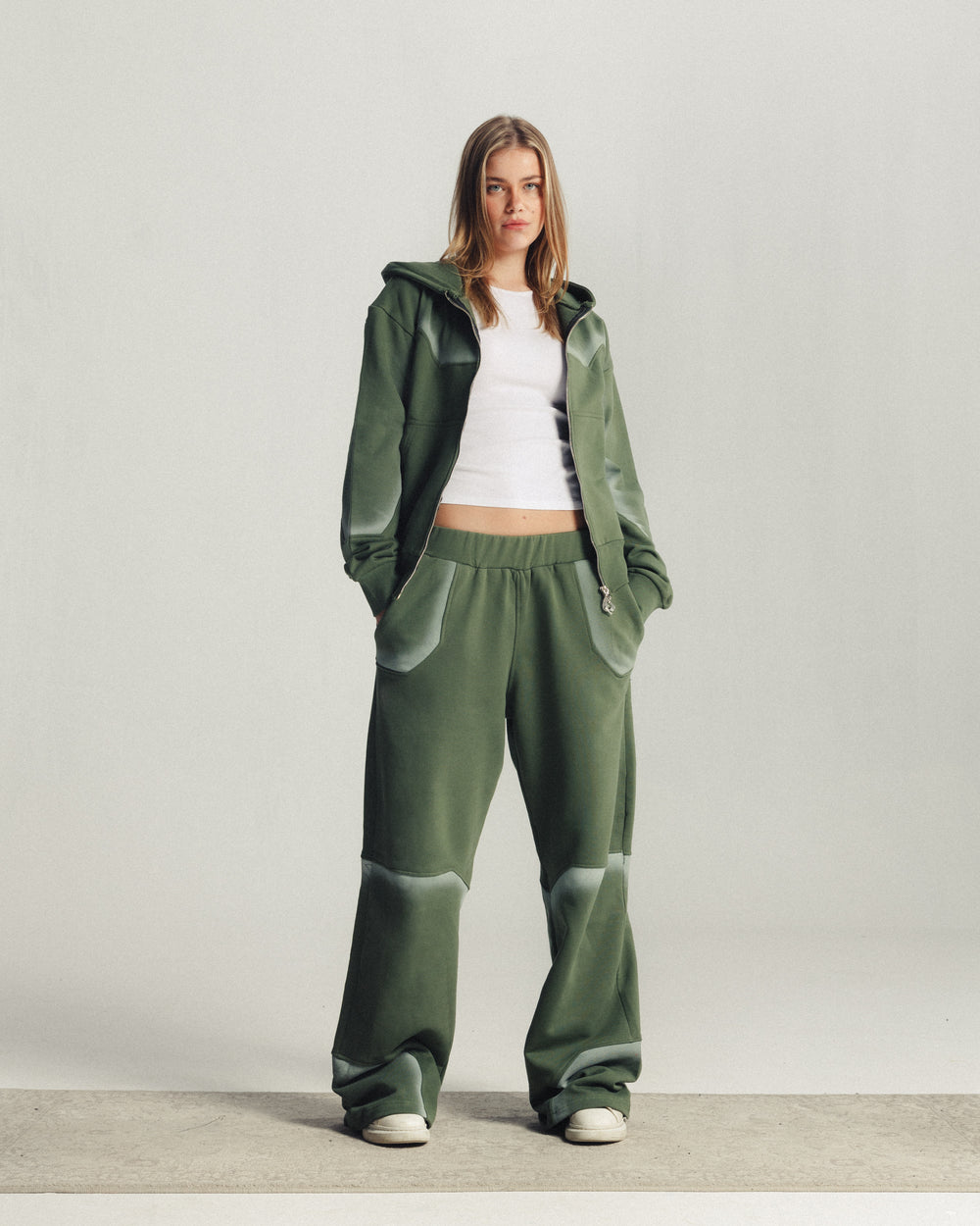 "48" SWEATPANTS