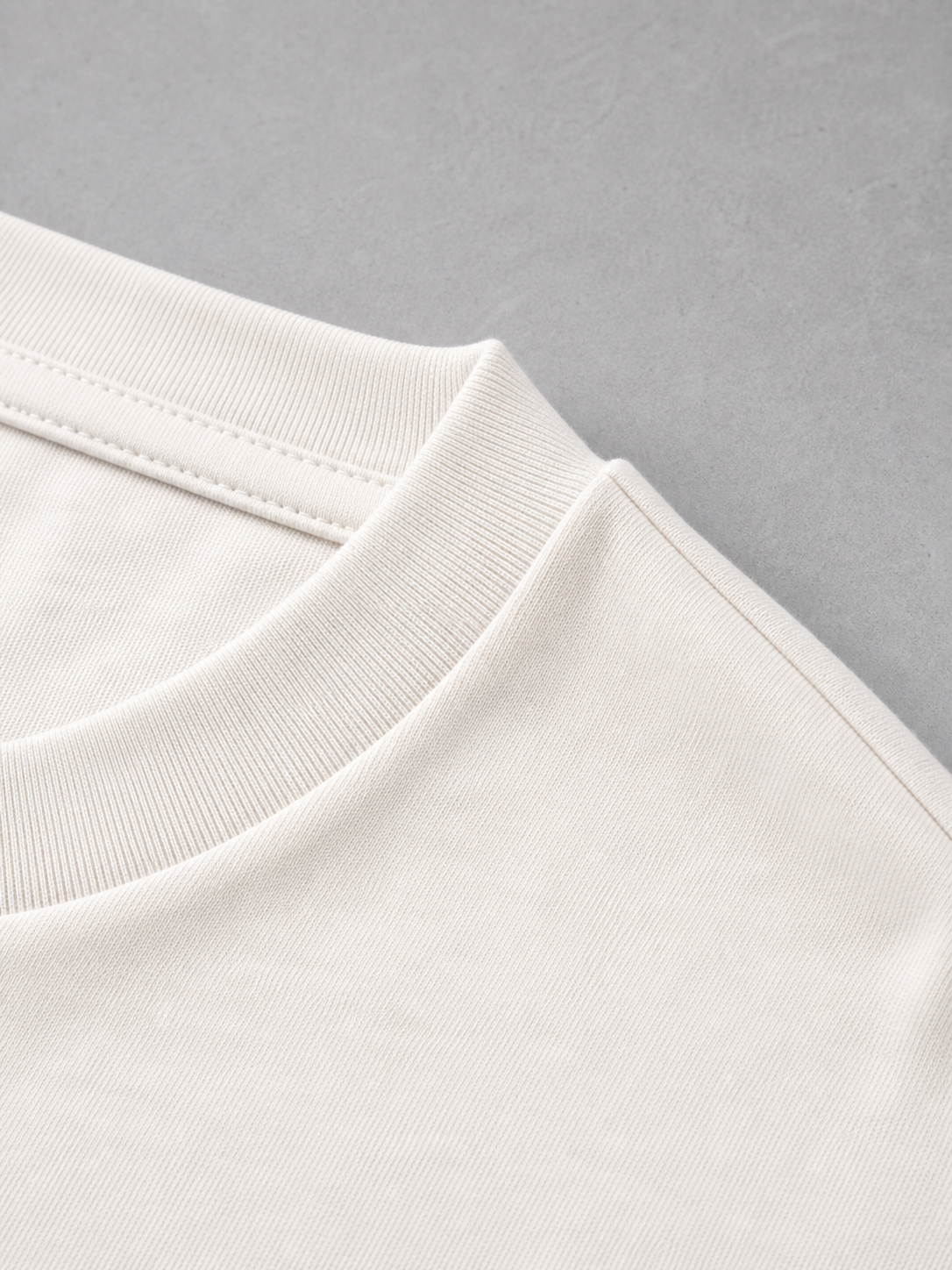 SIJJADA TEE neckline