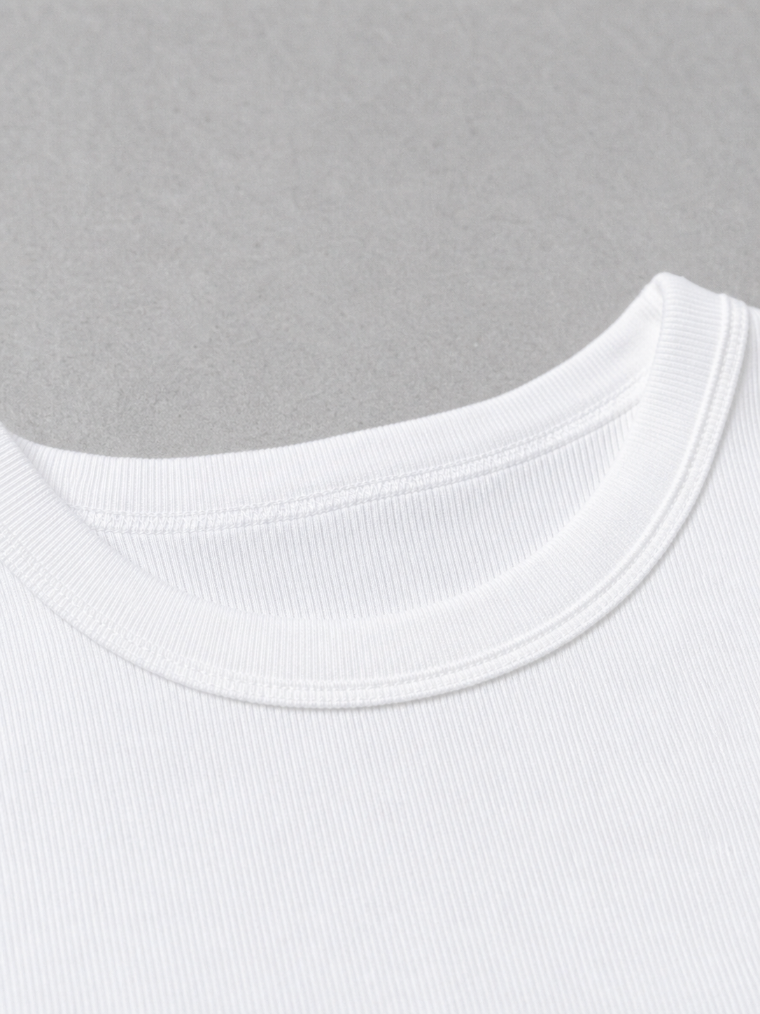 BUSTAN BABY TEE neckline